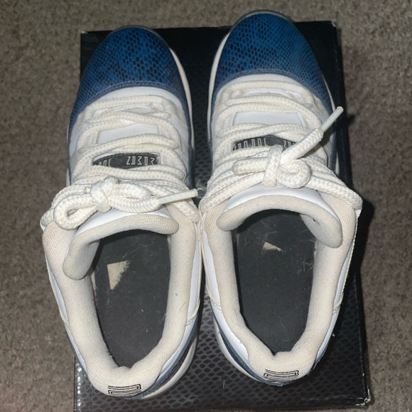 Air Jordan 11 Retro Low LE GS - Picture 6 of 8